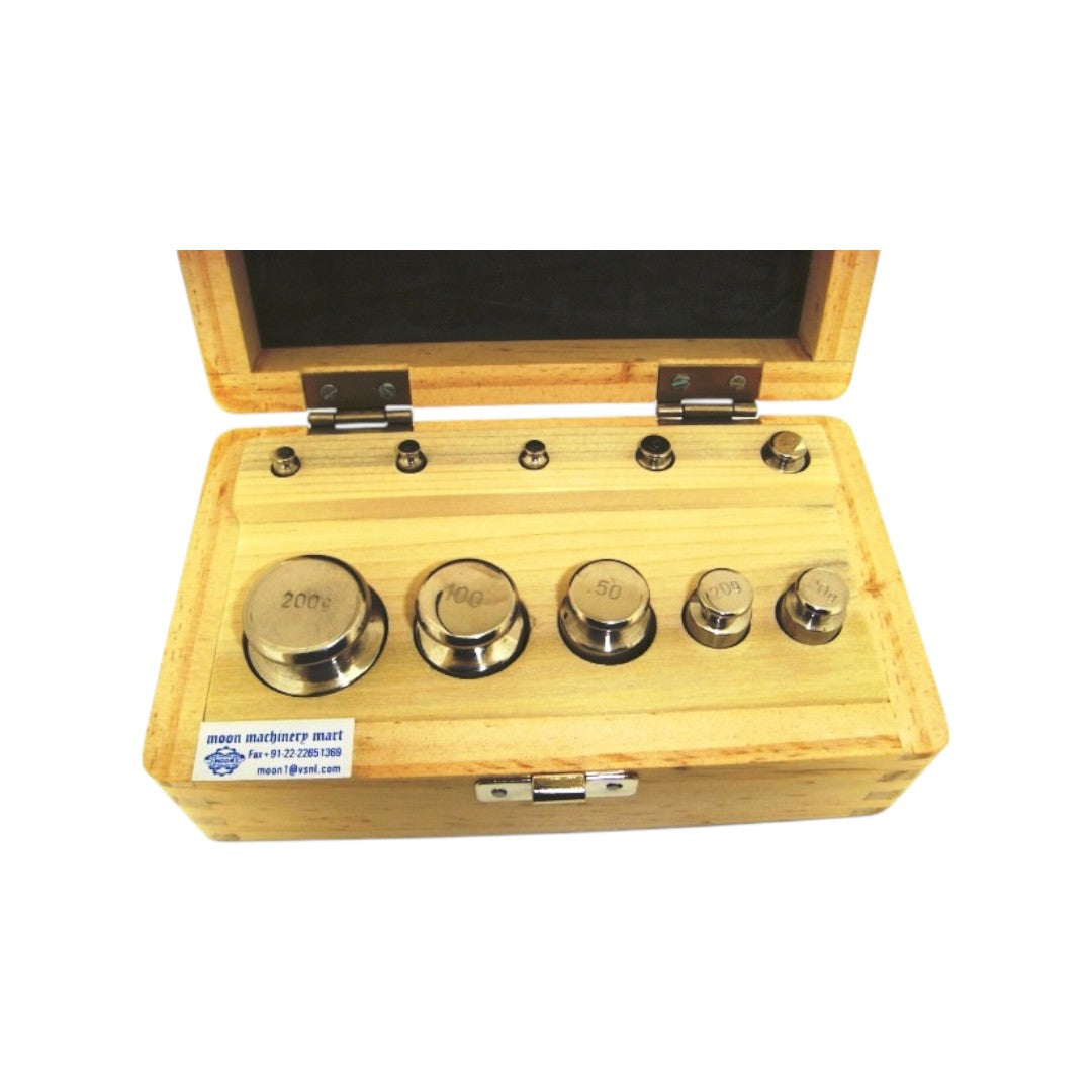 All weights in wooden Box (#1422)