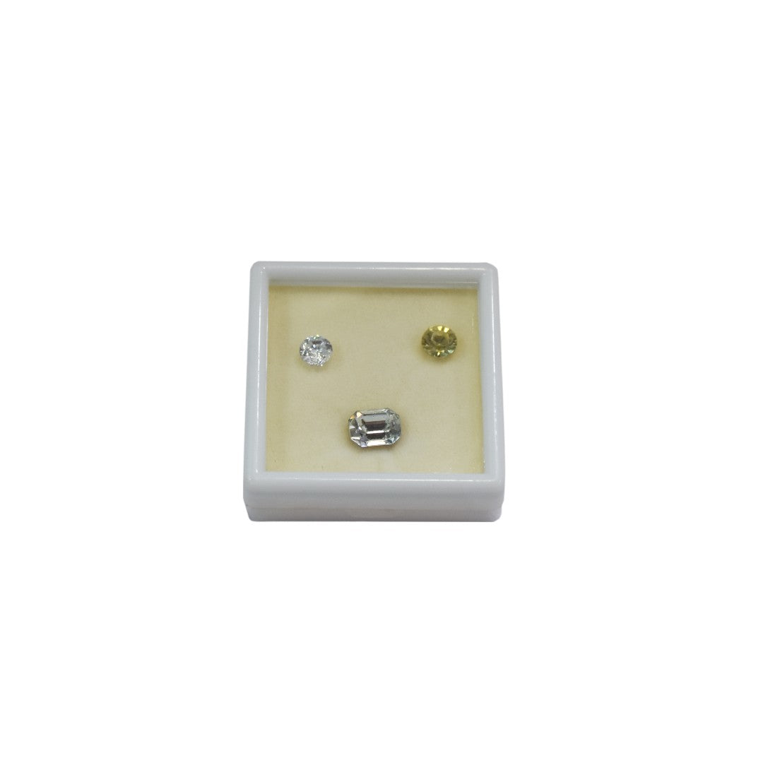 Diamond & Gemstone Box Dabbi with Transparent Glass Top & White Insert.